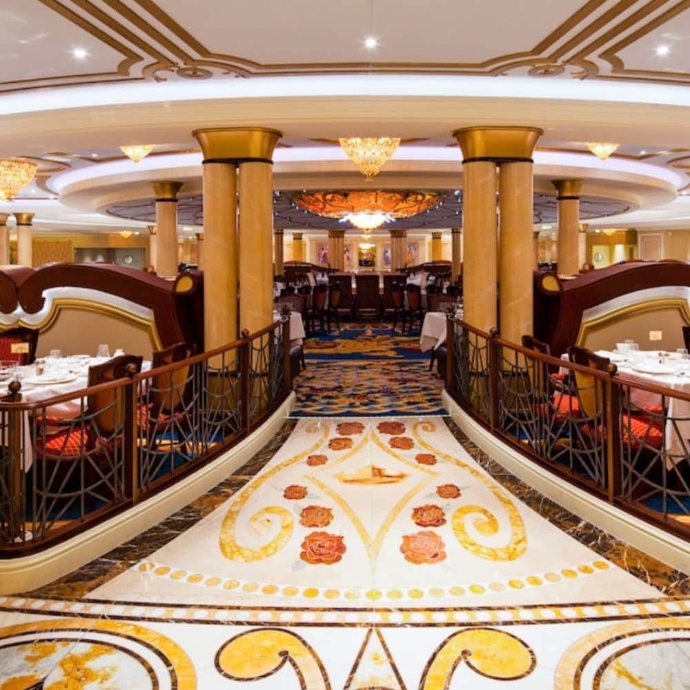 restaurant on disney cruise ship