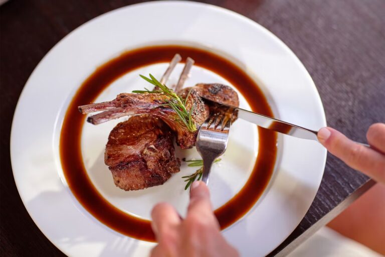 Vision of the Seas Dining Guide: Restaurants & Food Options