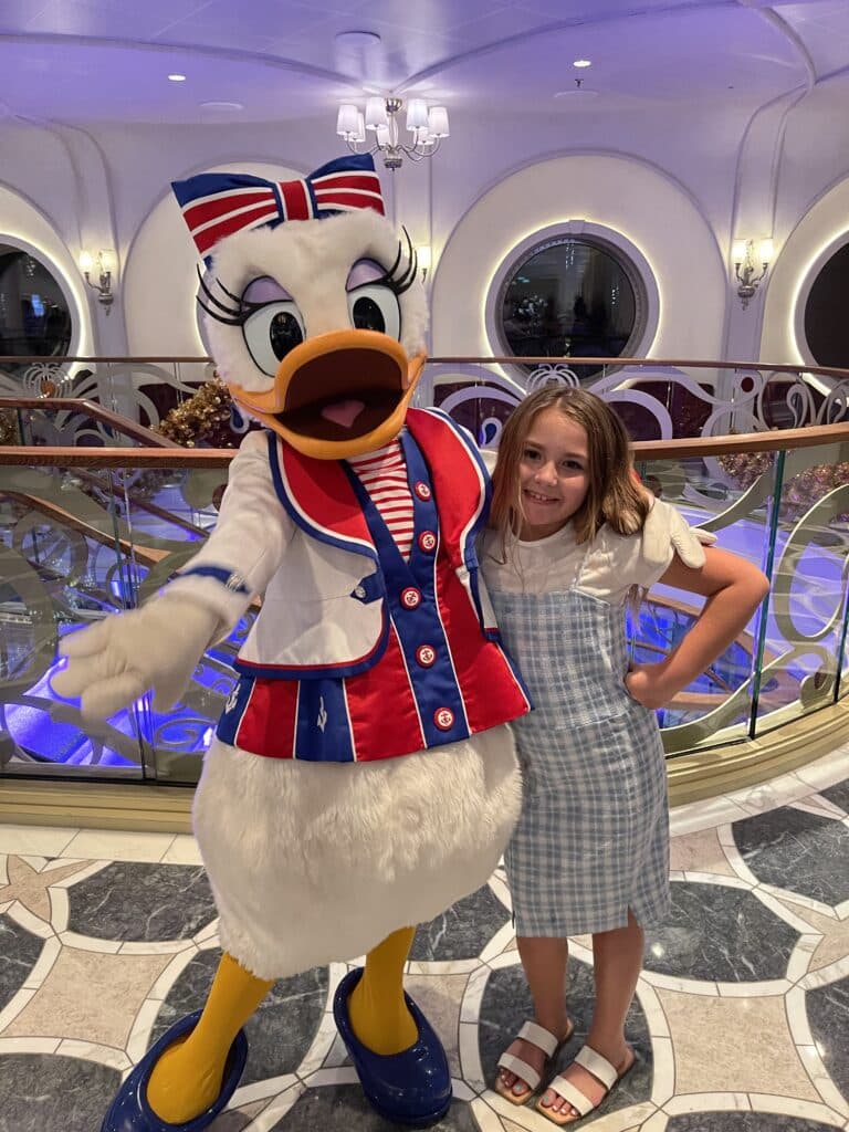 Disney wish kids club daisy duck